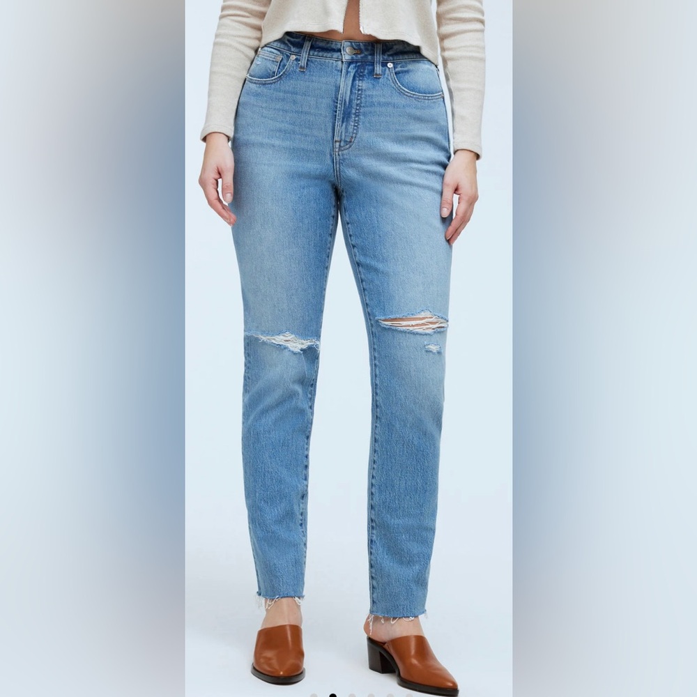 The Perfect Curvy Straight Jean in size 32